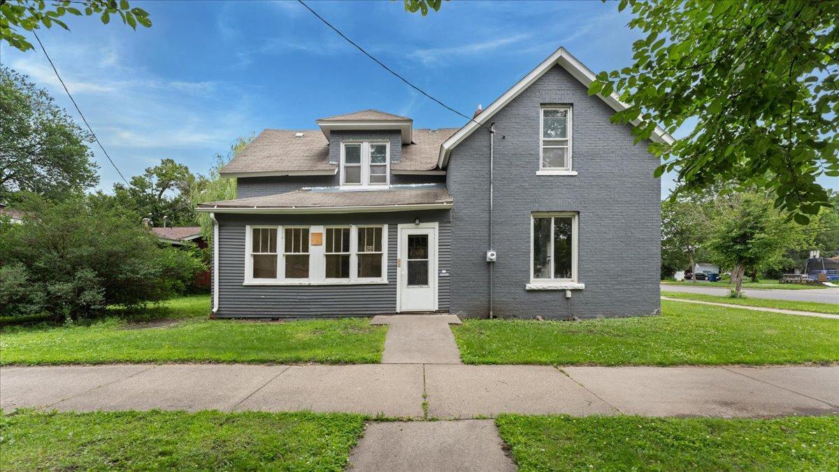 200 15th Avenue N