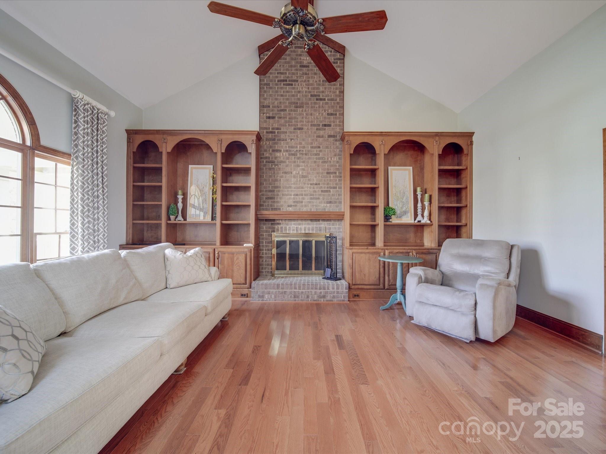 909 Woodhurst Drive