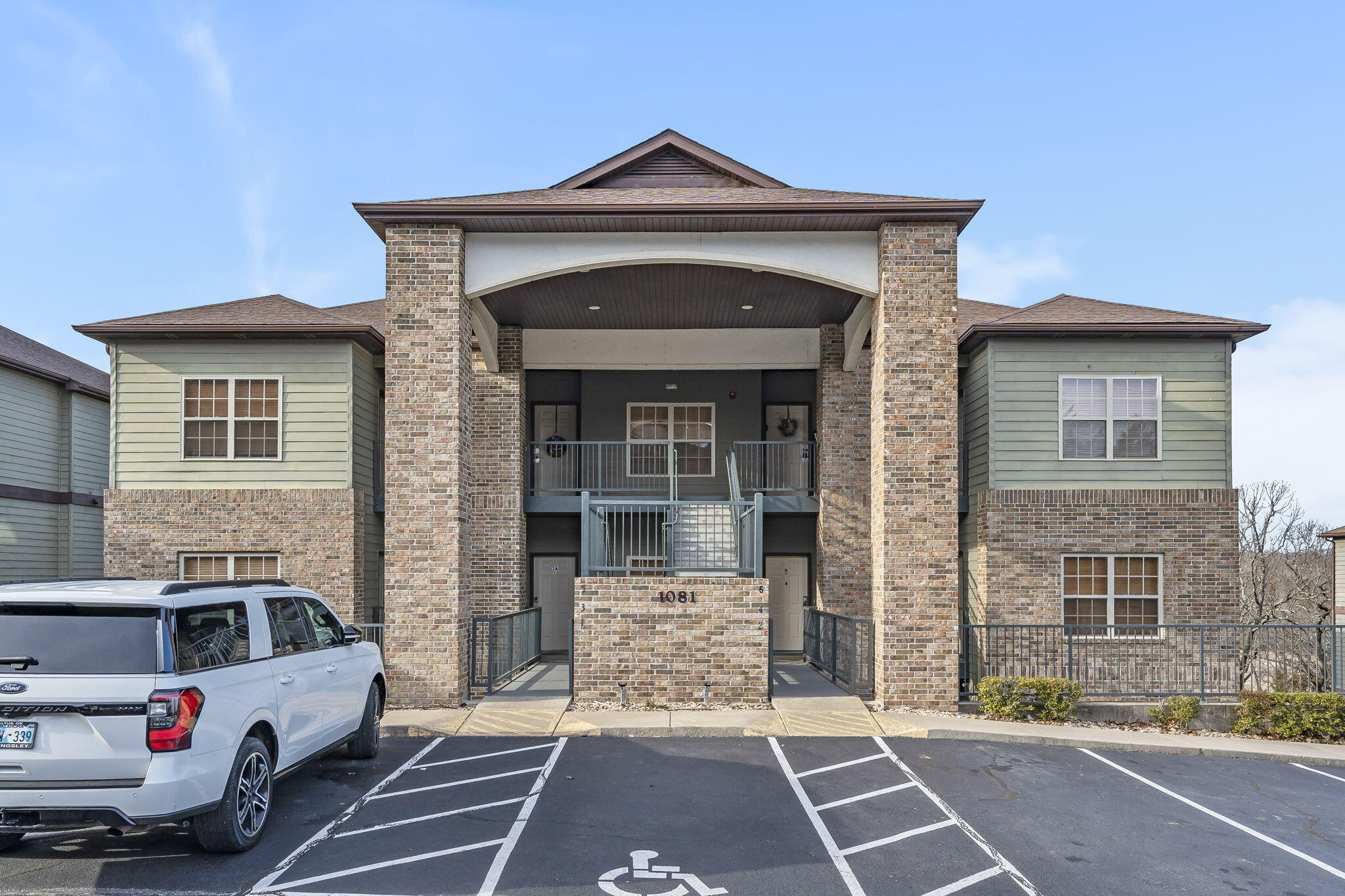 1081 Golf Drive 6