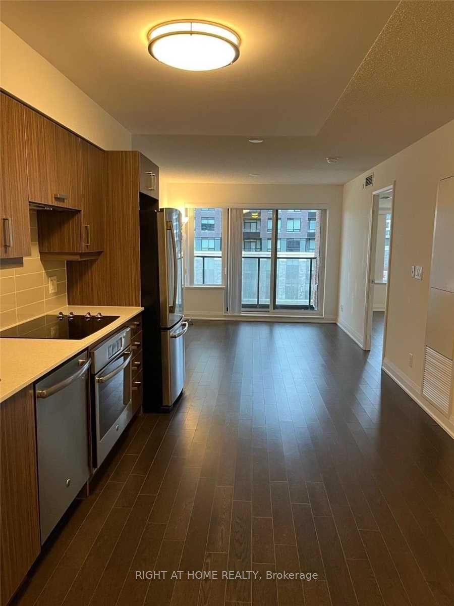 18 Uptown Dr 529