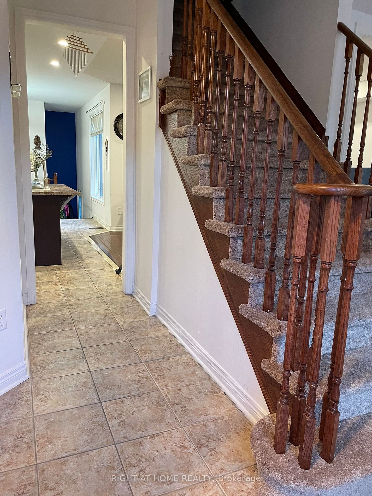 5537 Waterwind Cres