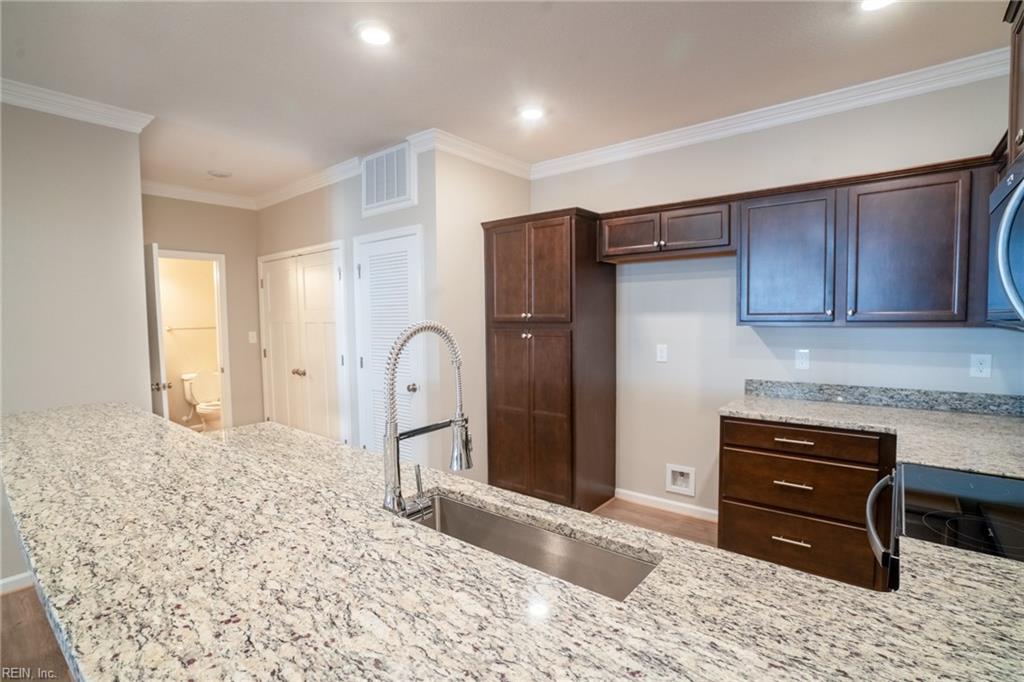 1504 Kathy Ann Way E 1504