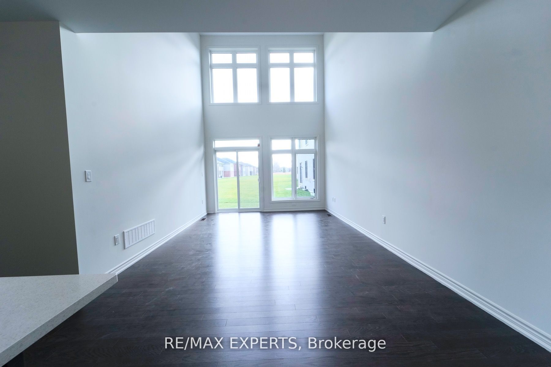 18 Mayapple St