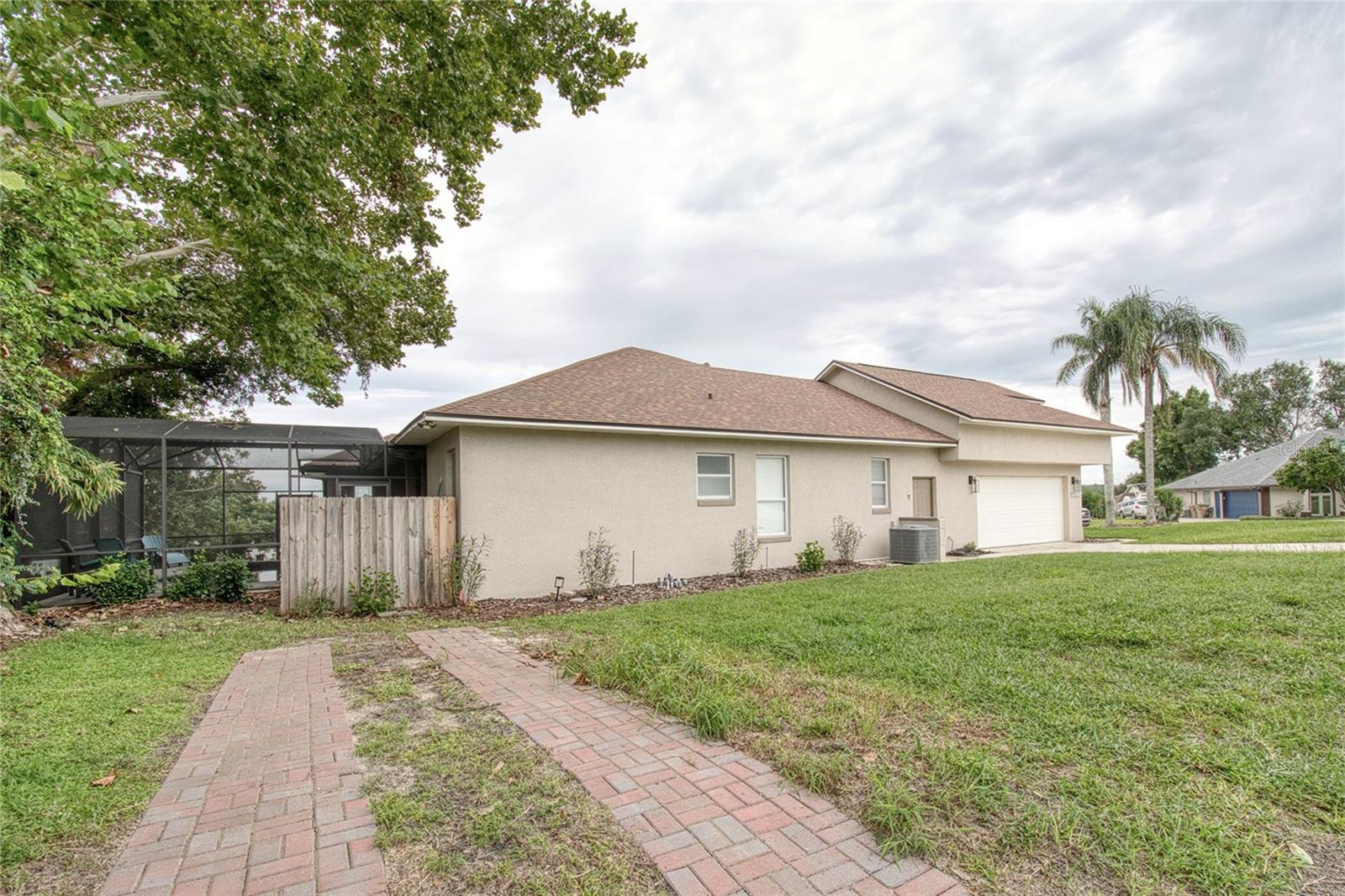 10537 Versailles Boulevard