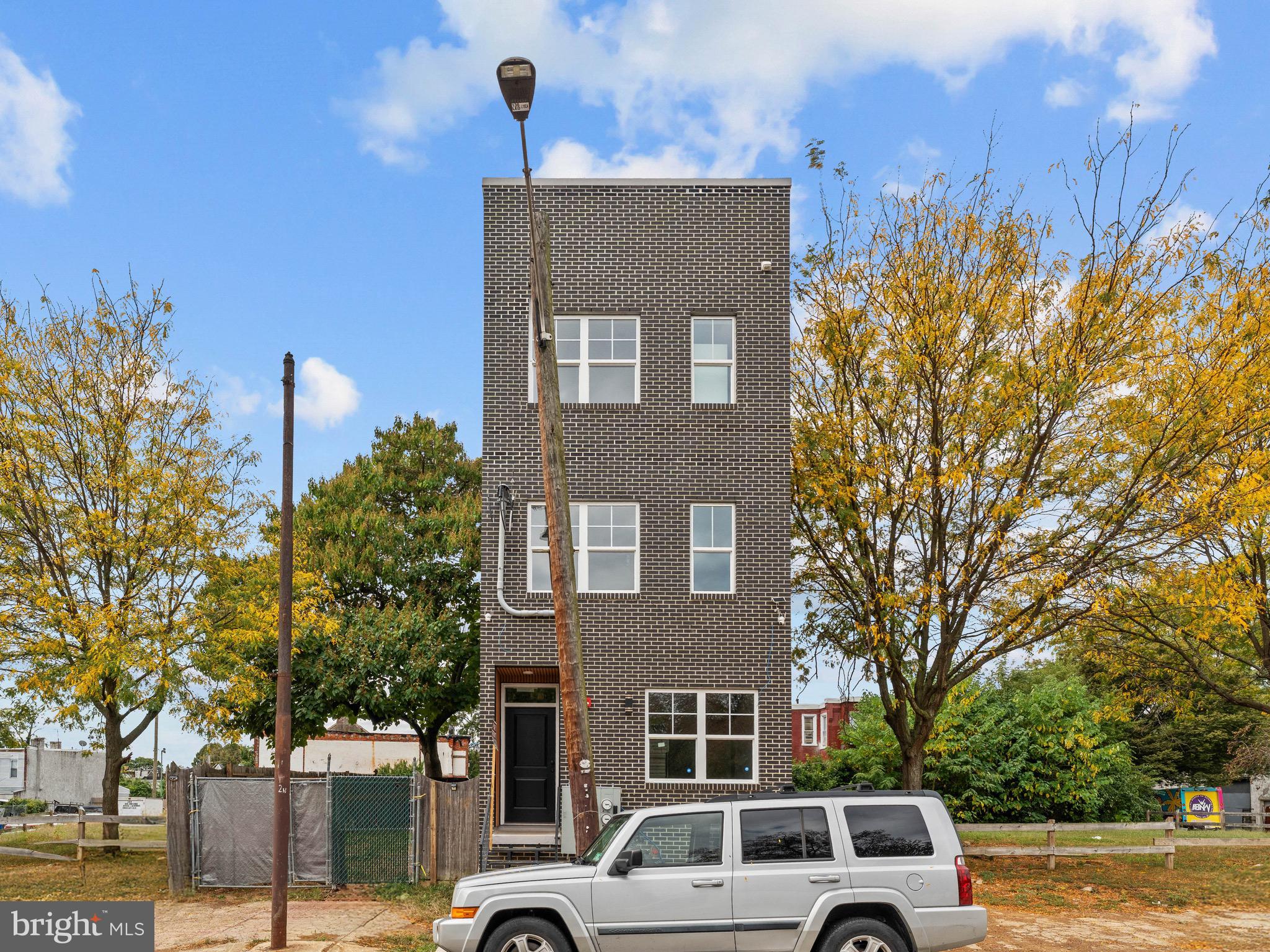 1682 N54th St  
