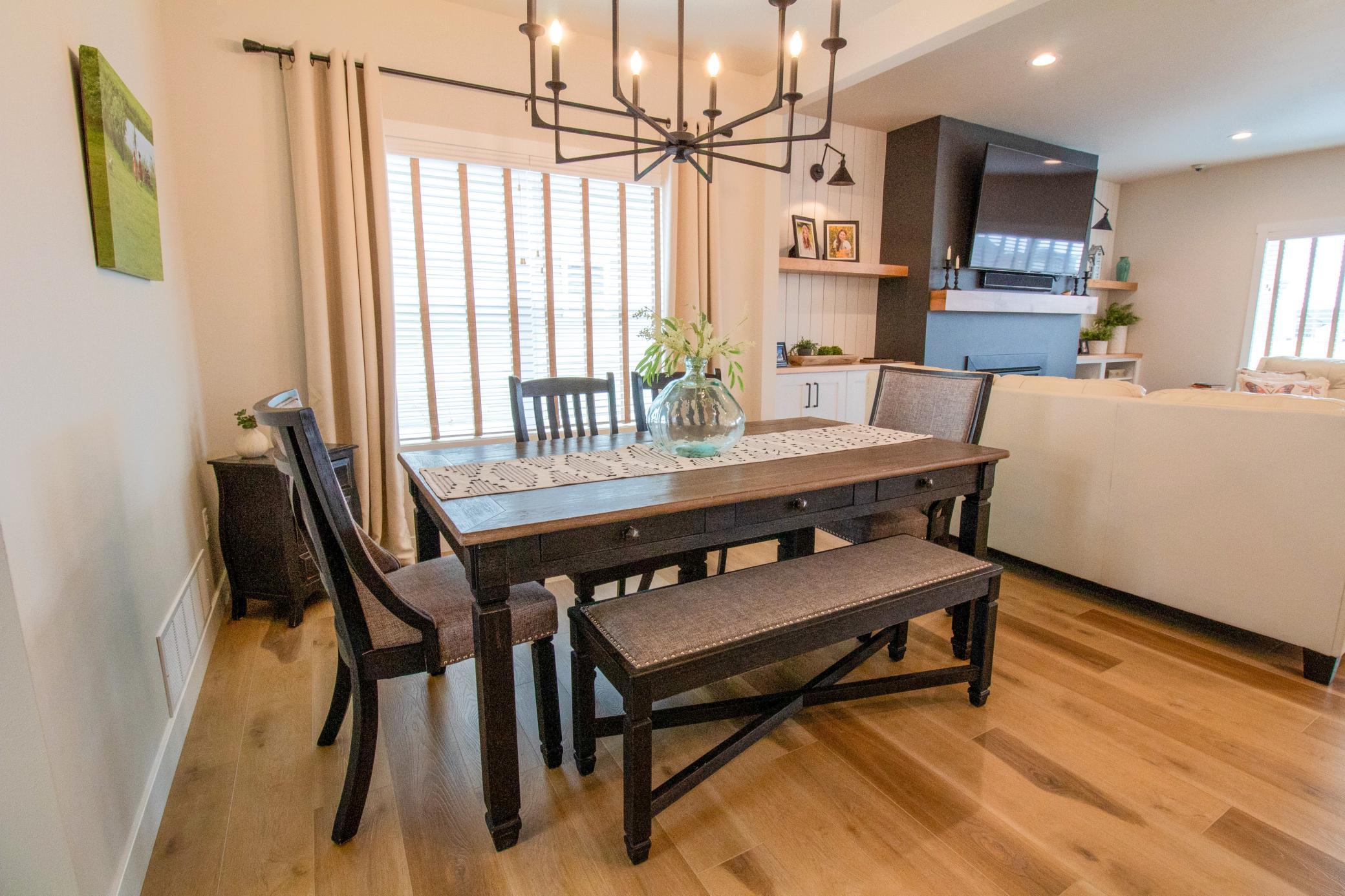 8825 Meadowlark Parkway