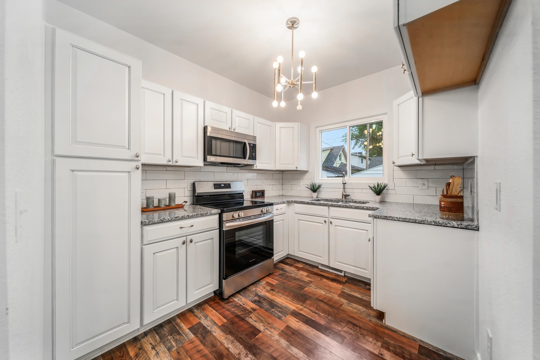 369 W Division Street