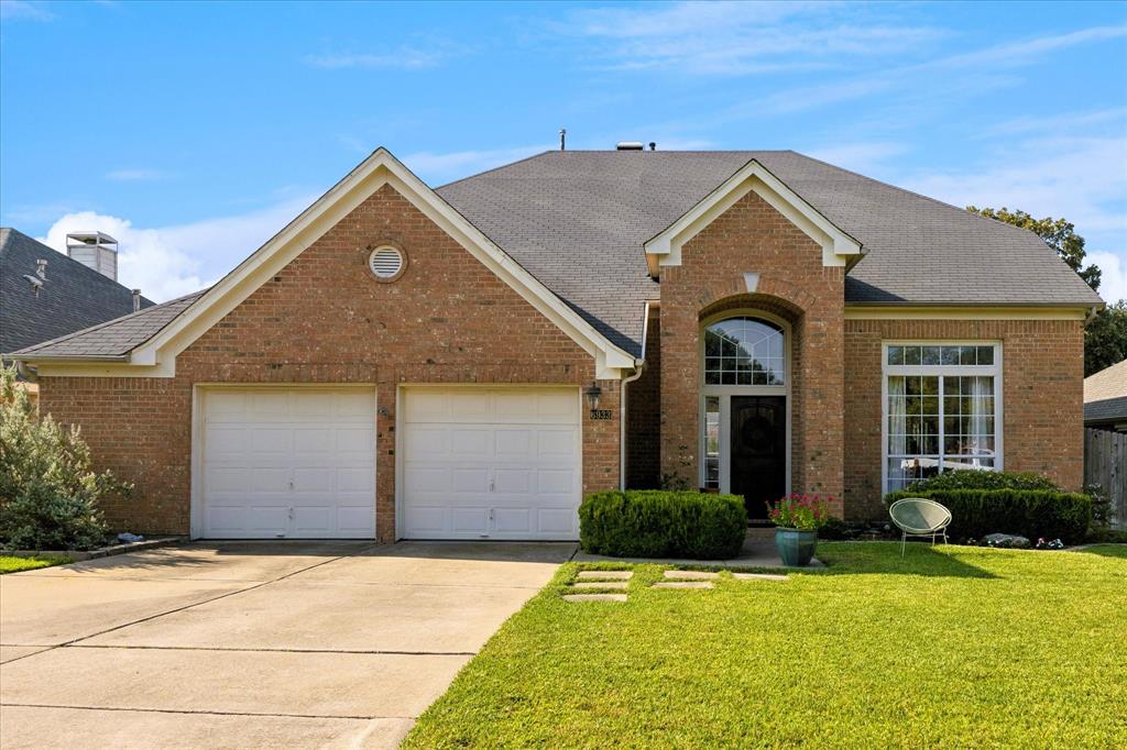 Beautiful home in quiet established neighborhood with community pool, park and playground.  This home is perfect for entertaining friends and family.  Plenty of living space with 2 large living rooms, 2 dining areas and a great kitchen in the center of the home.  Kitchen is open to living room, breakfast area and dining room, it features a gas range, granite countertops, pantry and utility room. Living room is welcoming and cozy with fireplace and windows over looking backyard and putting green. Half bath under stairs off living room. Large primary bedroom with ensuite spa like bathroom featuring dual sinks, separate shower and great walk in closet.  Upstairs has a large living area, great for kids or teenagers, large closet off living room, 3 bedrooms all with great walk in closets and 1 full bathroom.  Backyard is huge and has a putting green that can enjoyed by all.