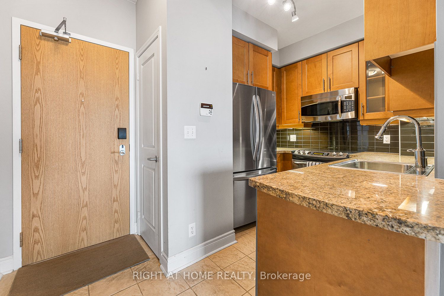 1900 W Lake Shore Blvd 1409