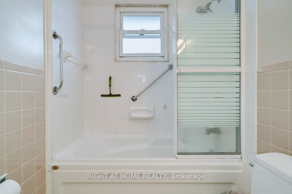 7 Sandbourne Cres
