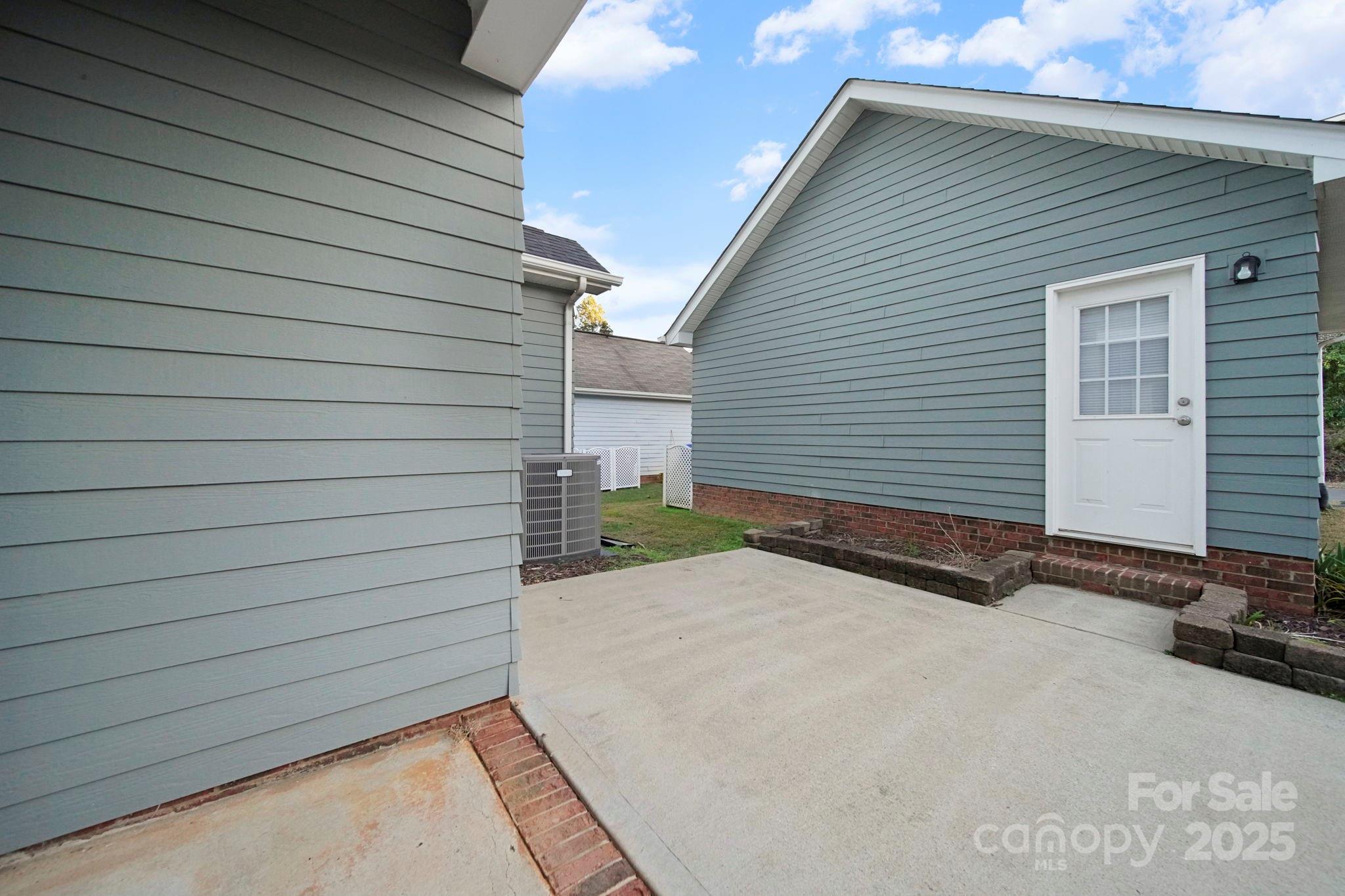 136 E Morehouse Avenue