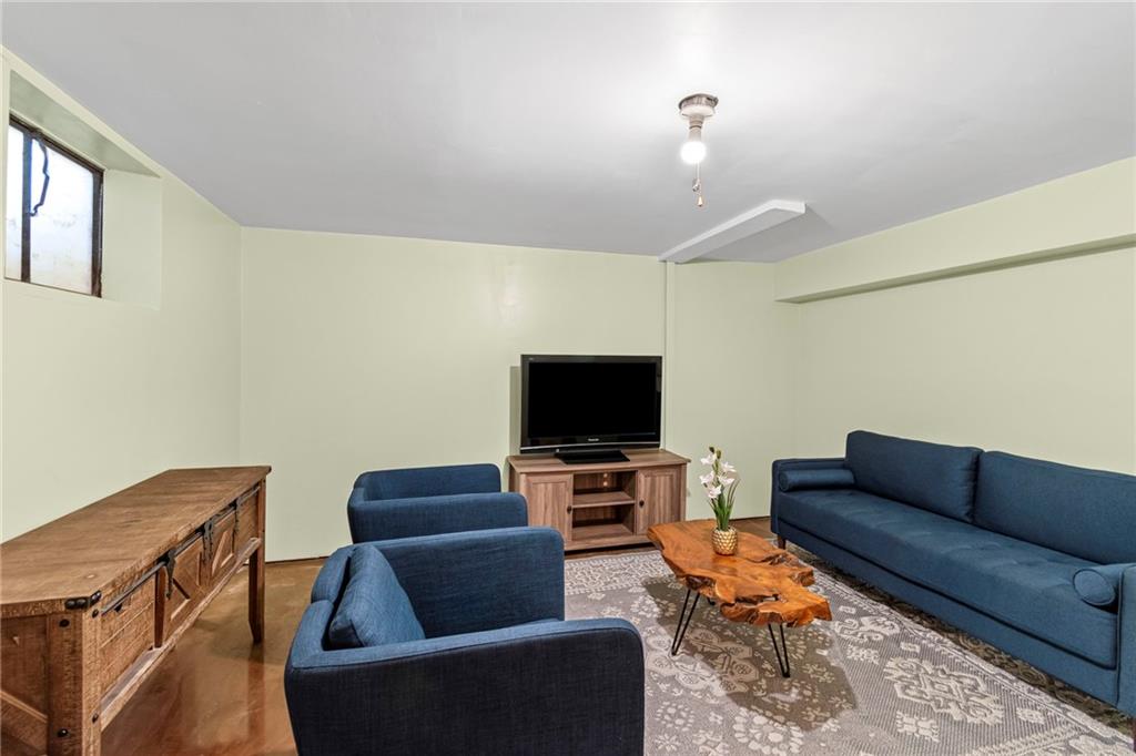 4944 NE Gladstone Avenue