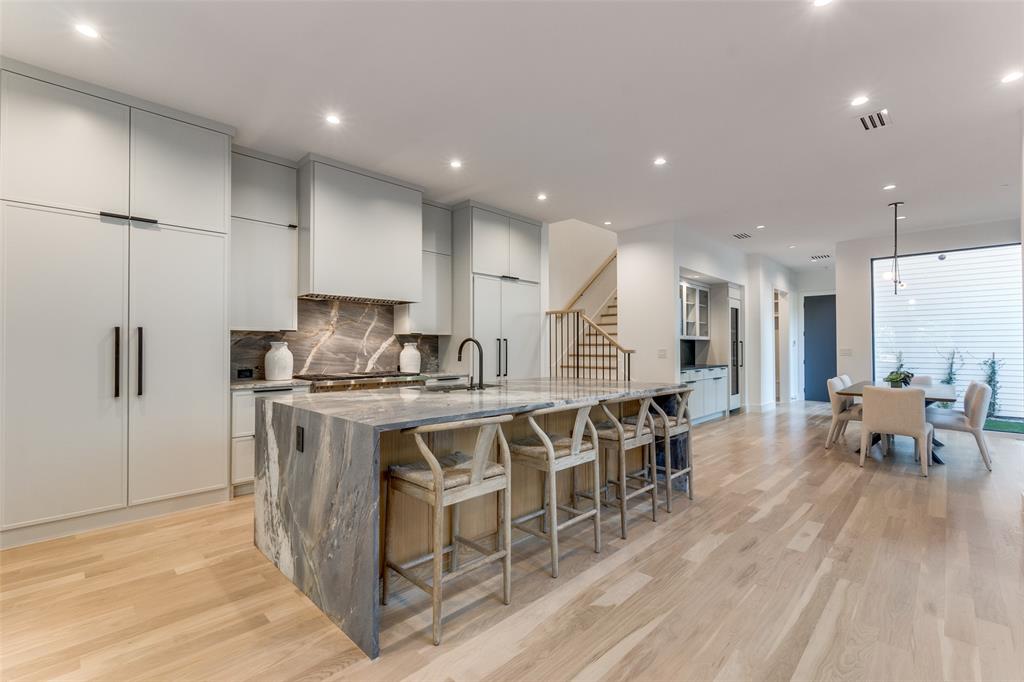 4214 Hawthorne Avenue