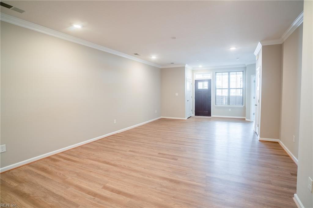 1504 Kathy Ann Way E 1504