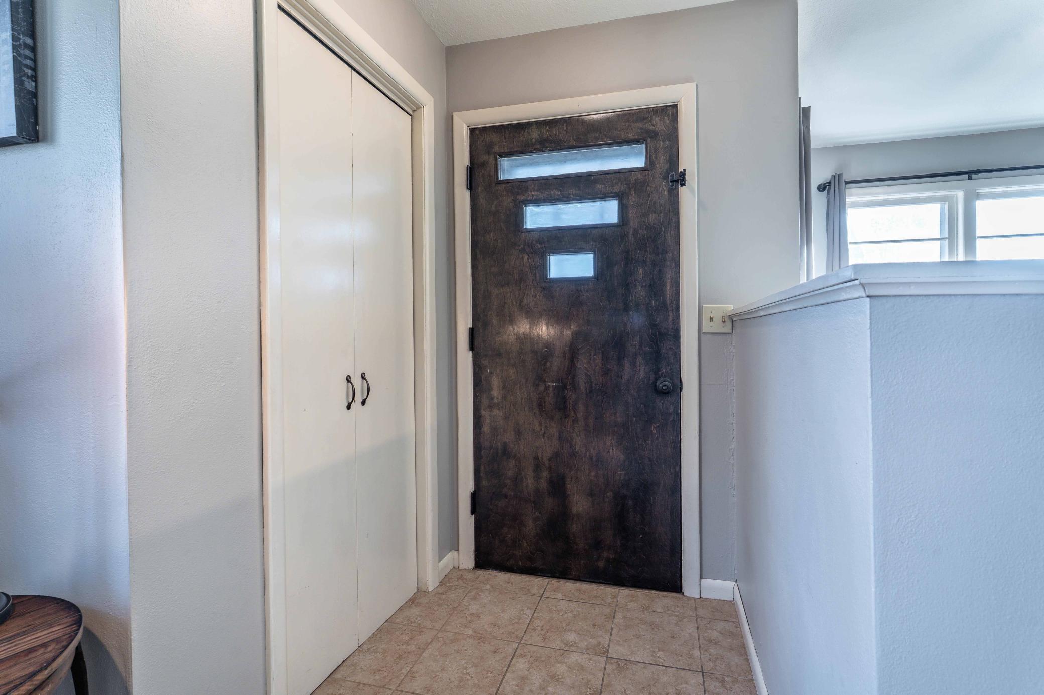 509 W Douglas Avenue