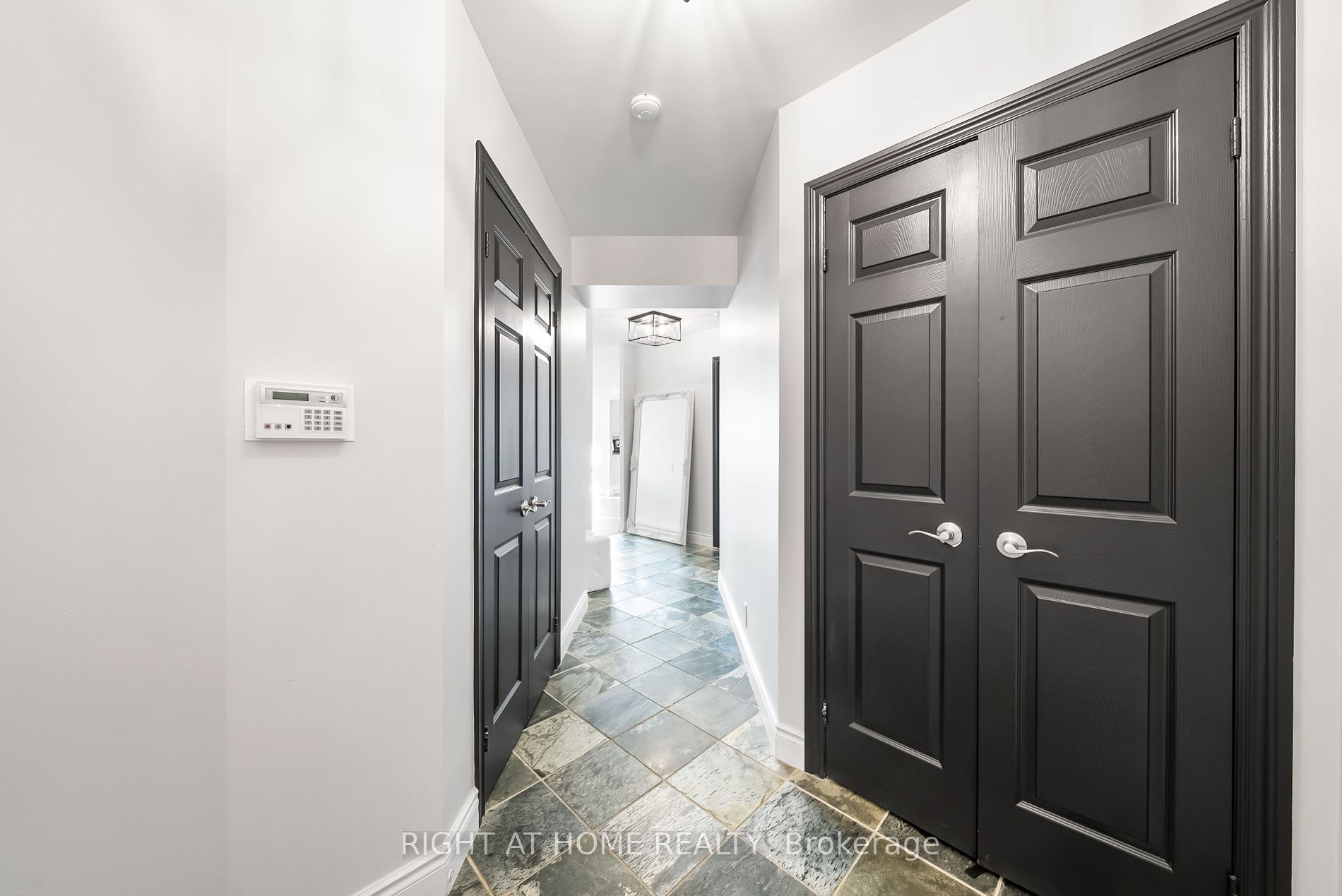 80 S Harrison Garden Blvd 1122