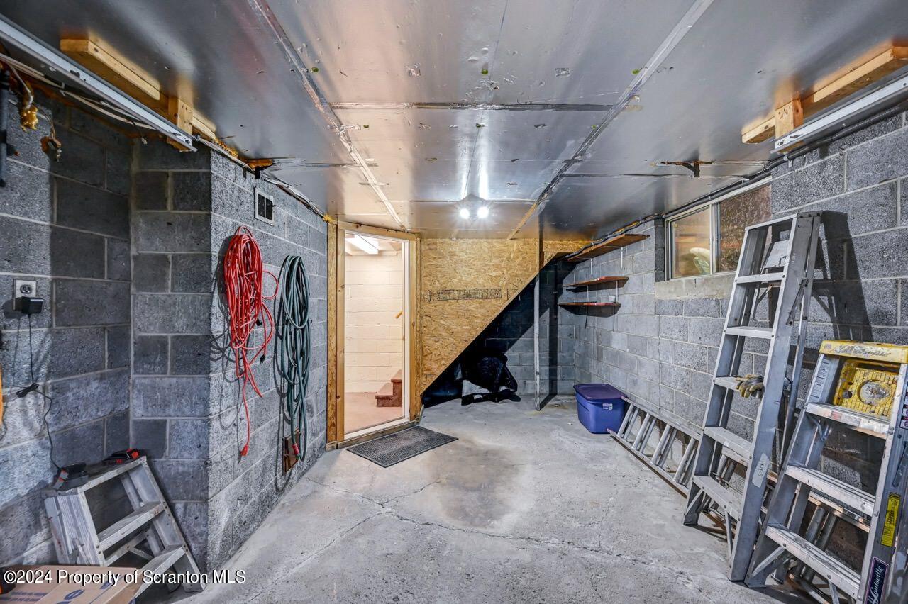 100 Buckhill