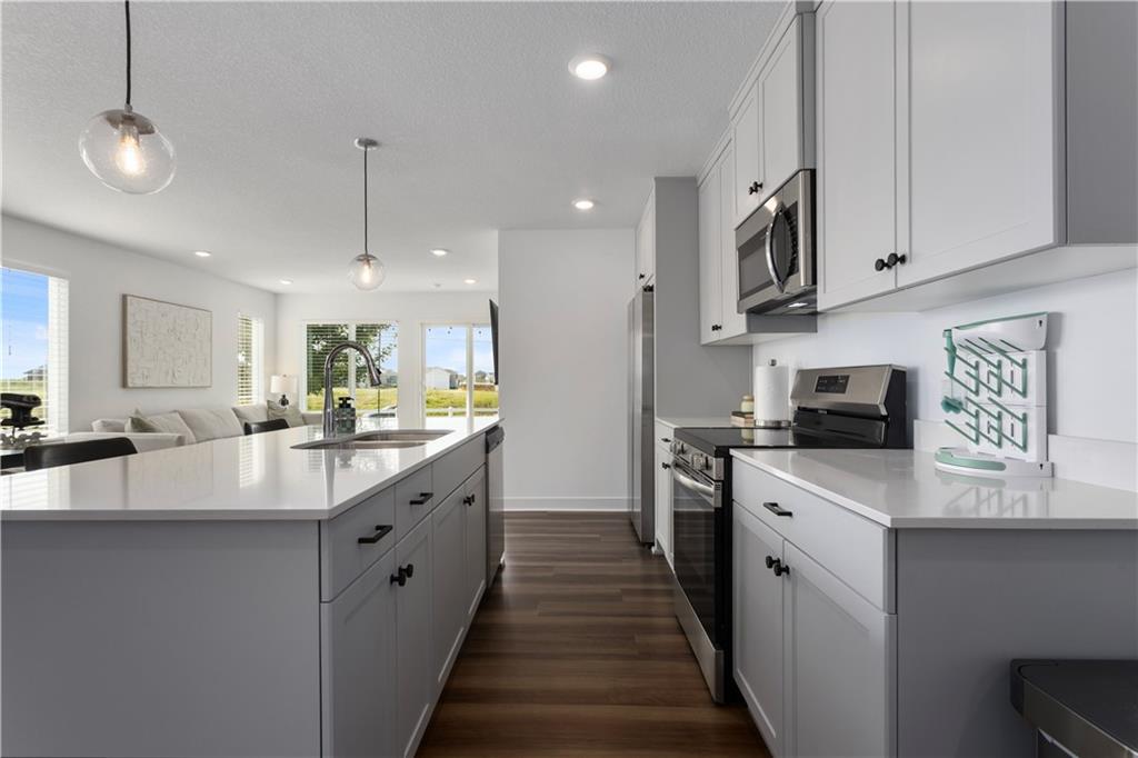 27600 E Red Fox Street