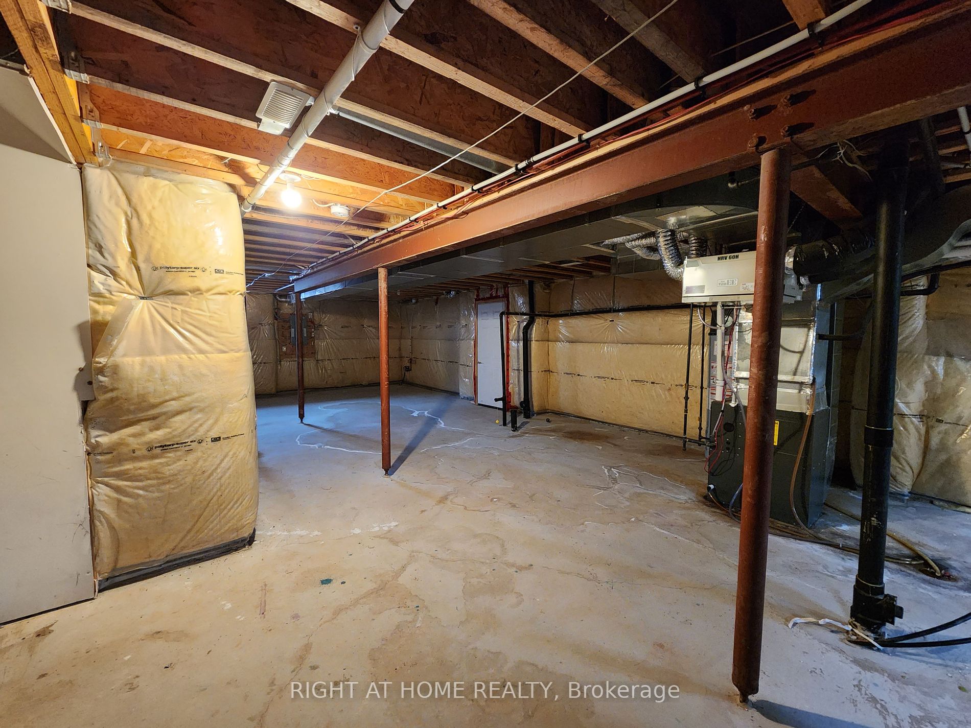 3185 Larry Cres