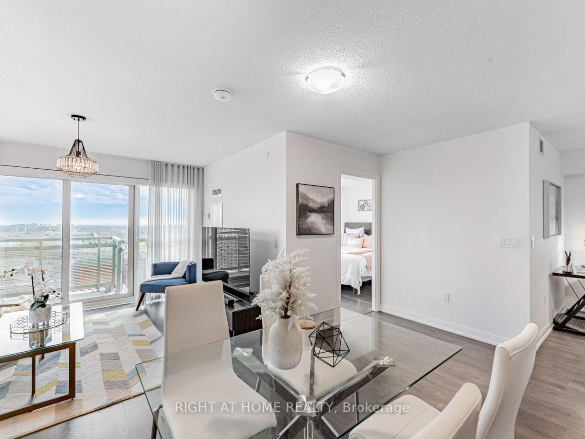 275 Village Green Sq 2716