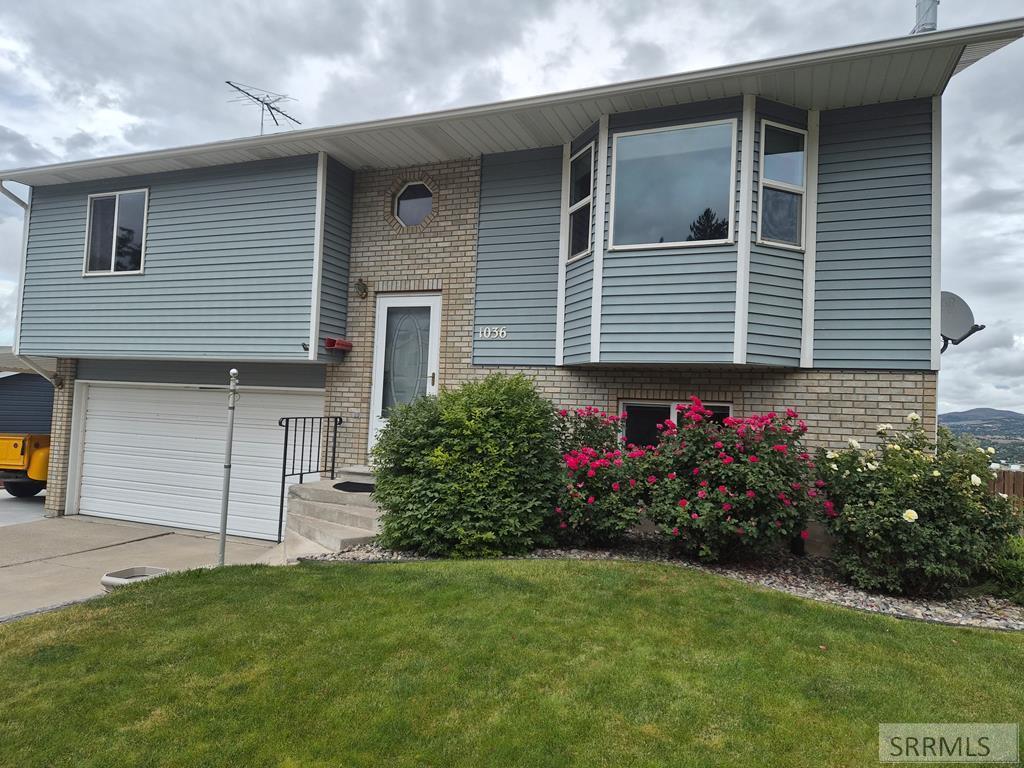 1036 Camas Lane