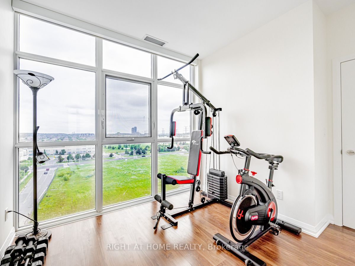 65 E Oneida Cres 1010