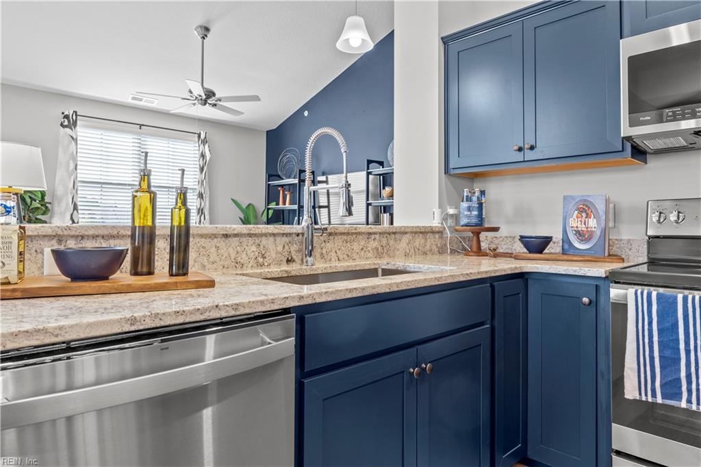 1712 Kathy Ann Way E