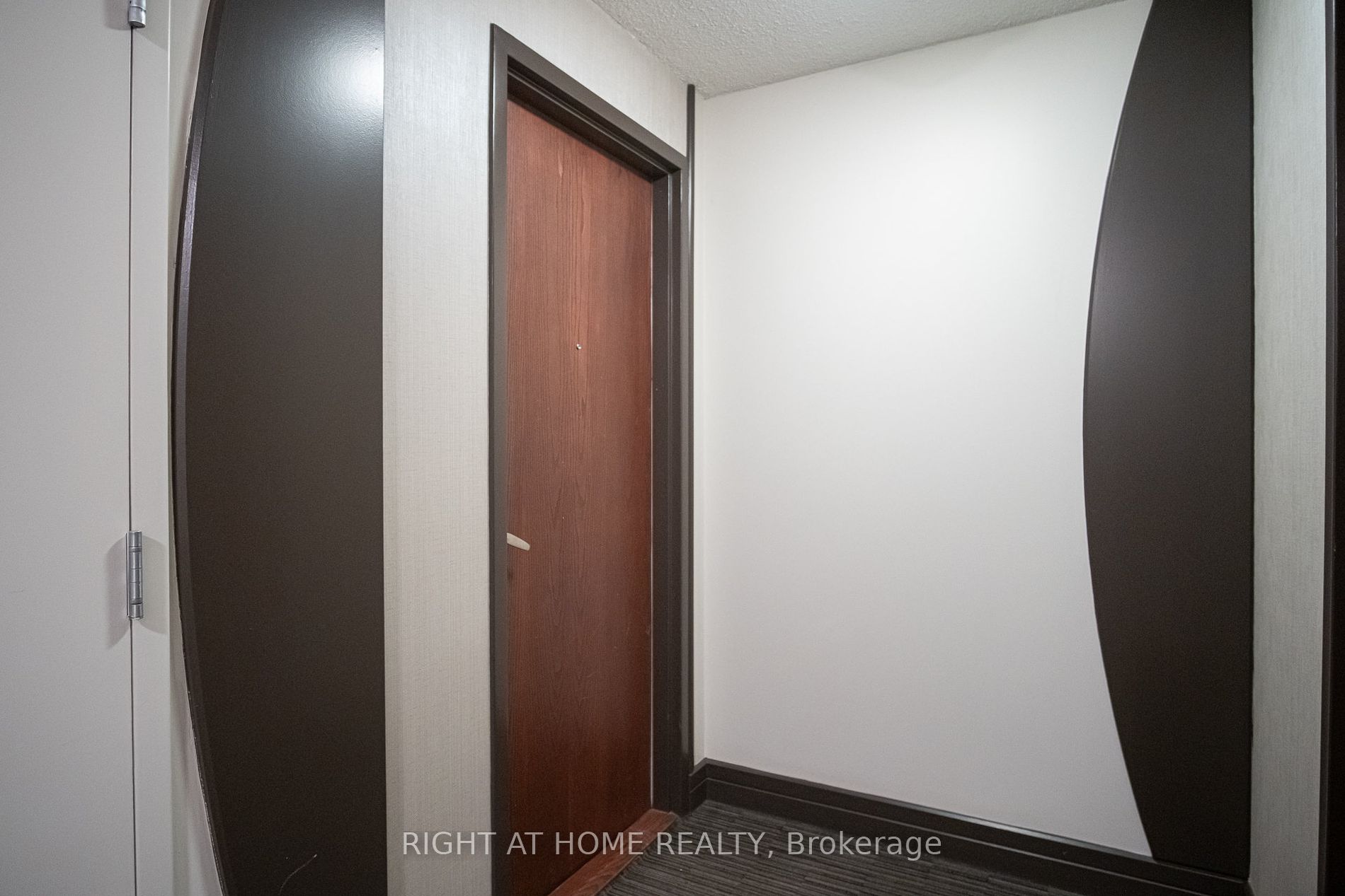 16 Harrison Garden Blvd 2402