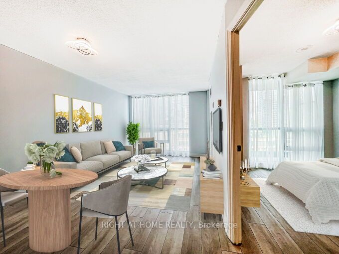 16 Yonge St 803