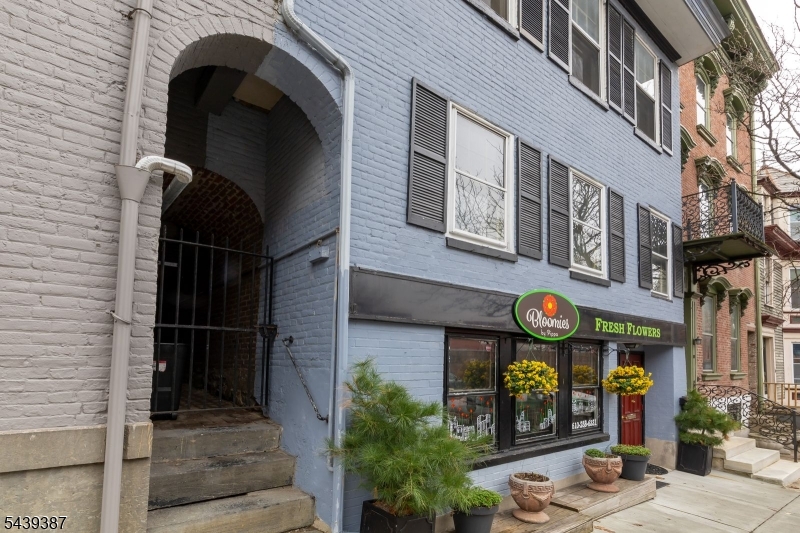 21 N 2nd St