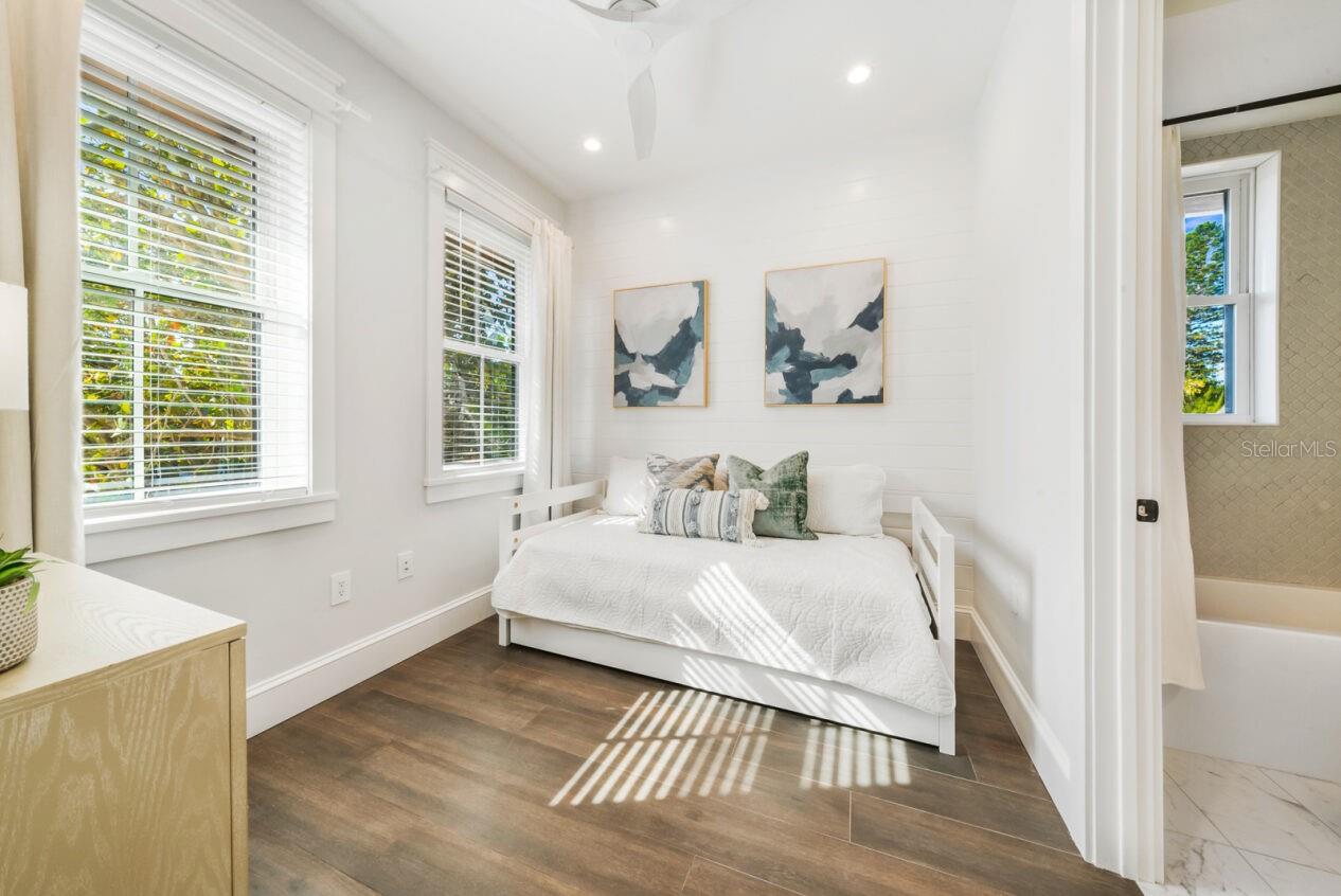 421 Alamanda Road