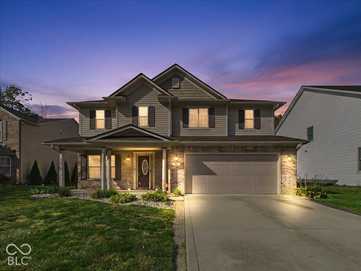 8136 Lawrence Woods