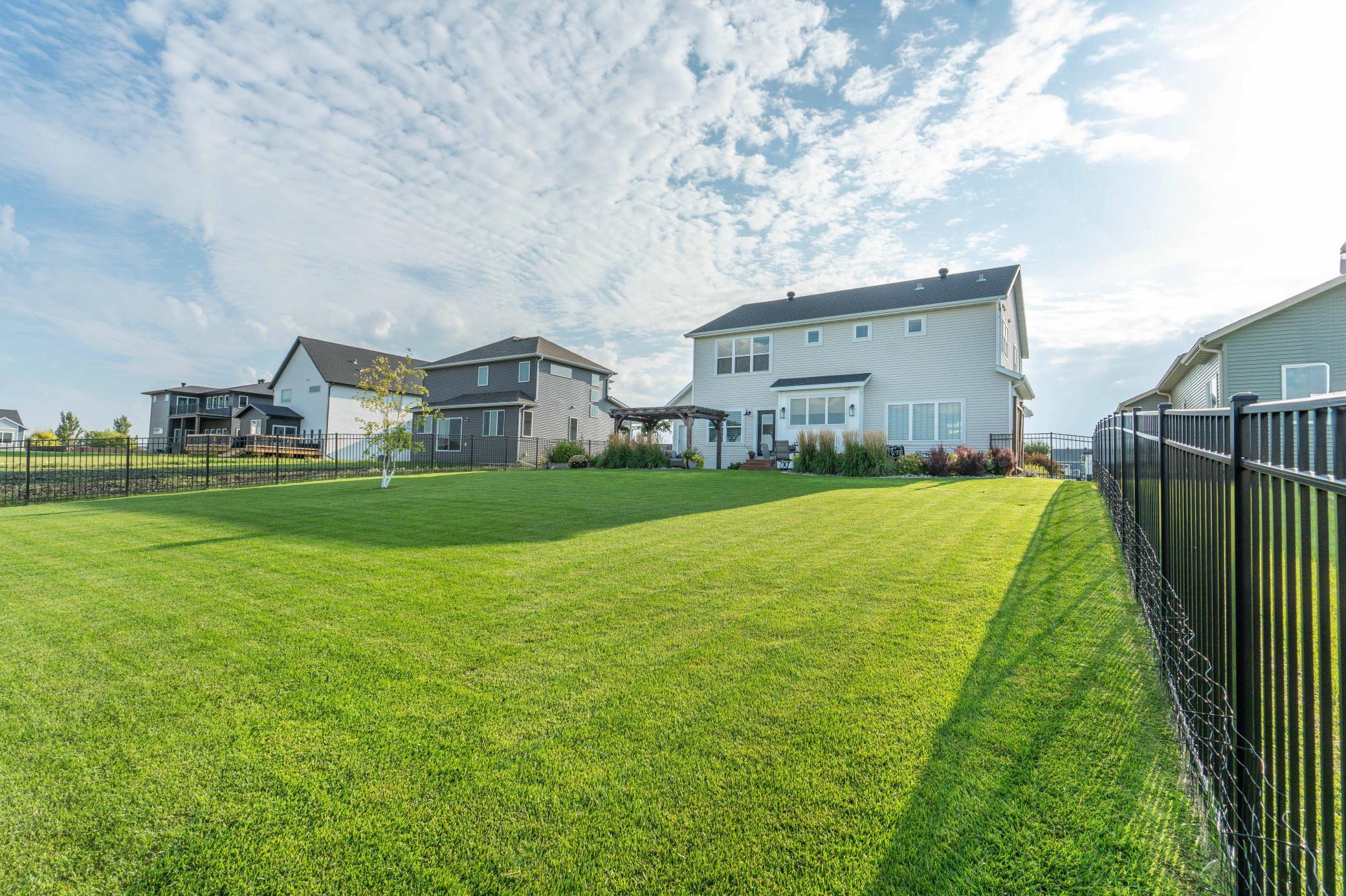 8825 Meadowlark Parkway