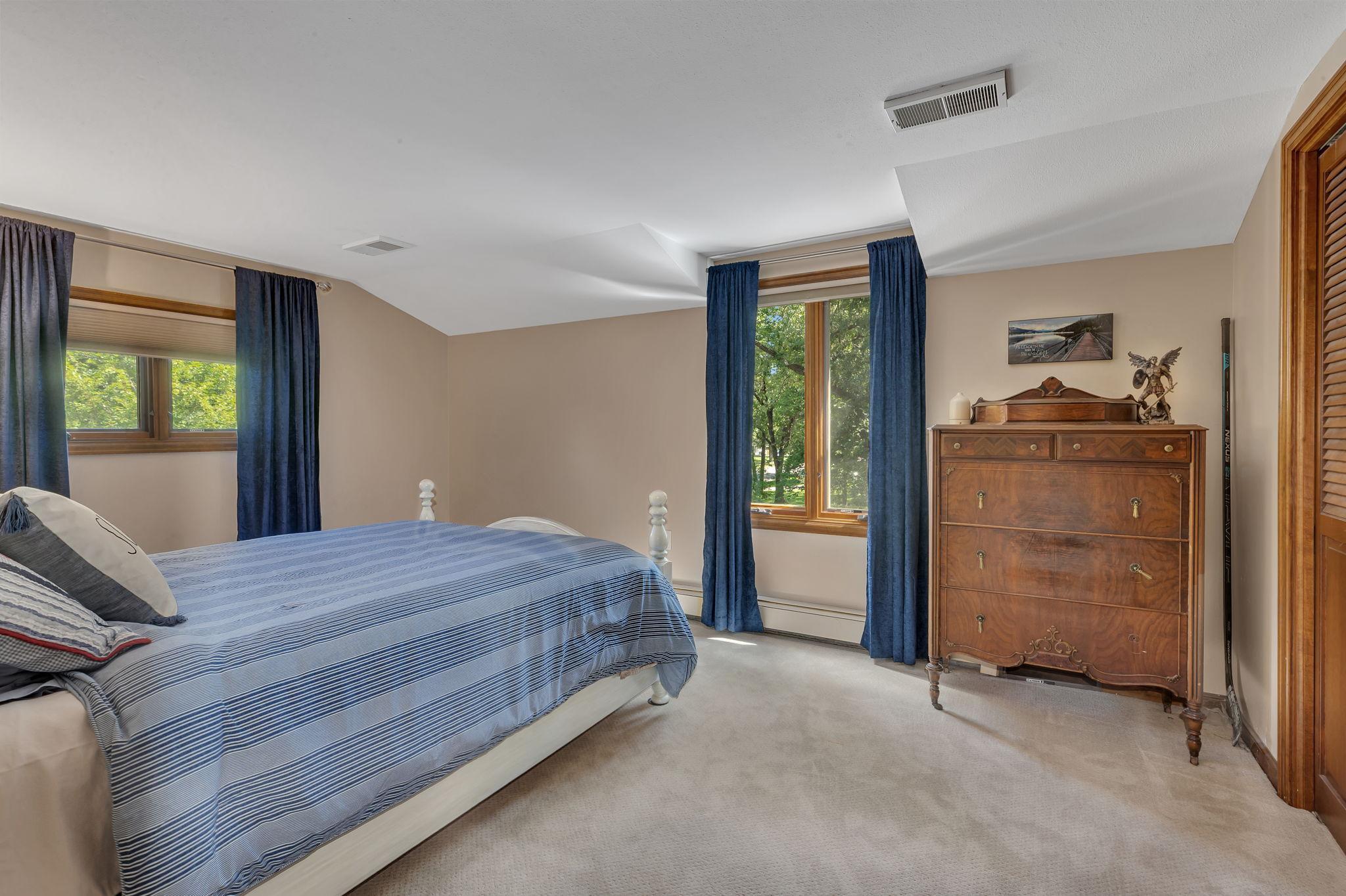 2021 Hillcrest Drive