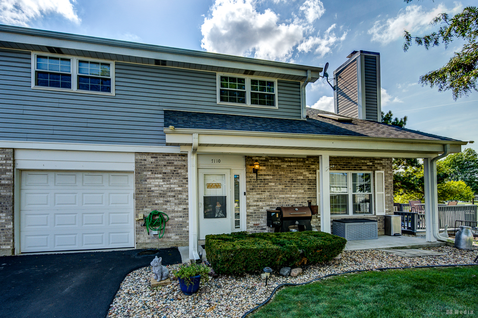 Don't miss out this beautiful and well maintained townhome is Steeple Run. Offers 2 spacious bedrooms plus loft, 2.5 bathrooms, freshly painted, living room with vaulted ceilings and cozy fireplace. Newer appliances and wood laminate floors throughout main level. Also includes an oversized deck that's perfect for relaxing and entertaining.This home is a great blend of comfort and convenience.