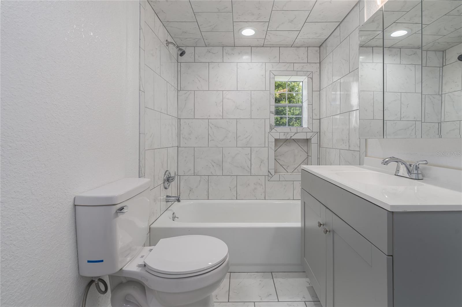 332 48th Street Court W