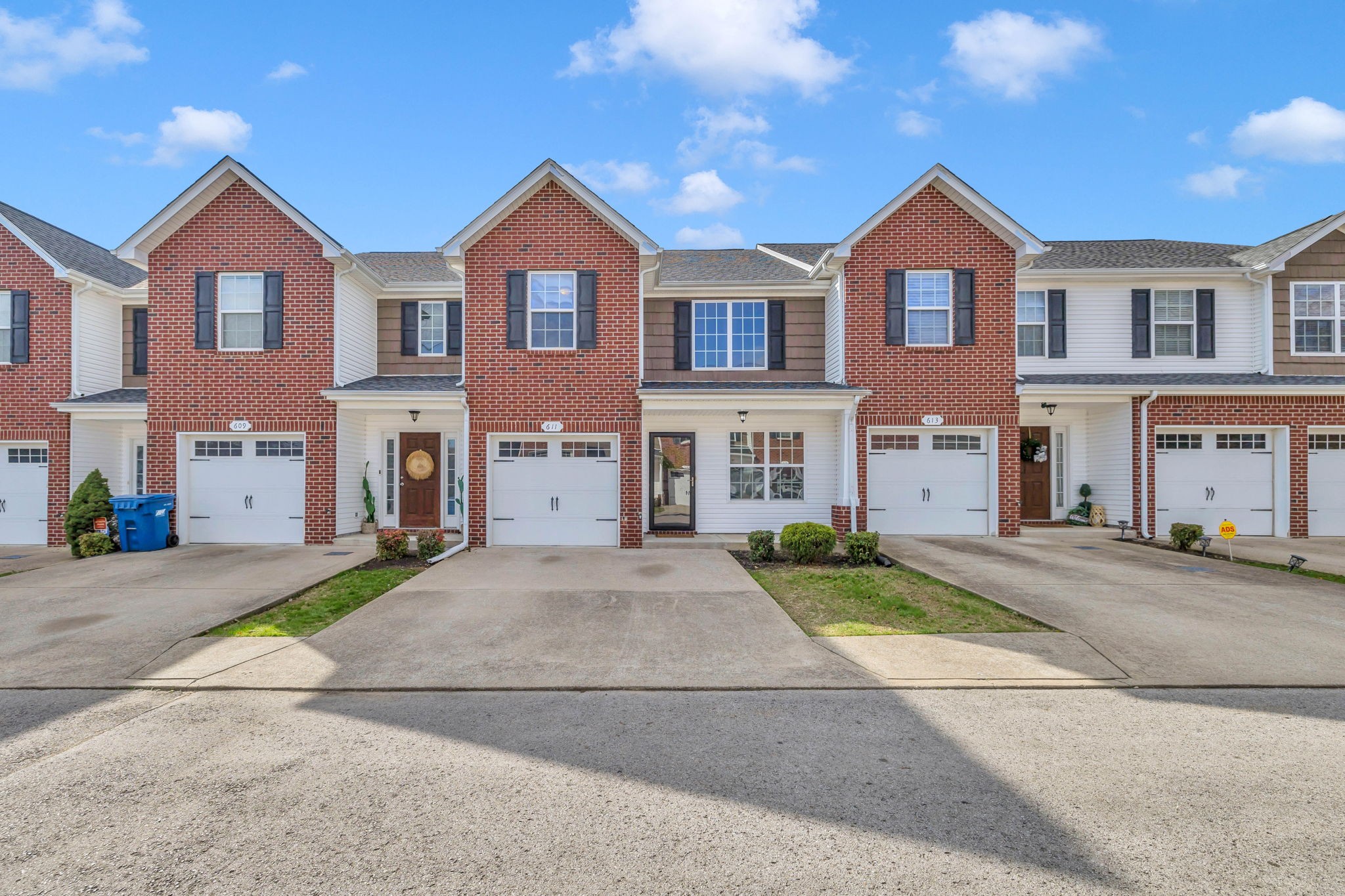 611 Bonneville Ln