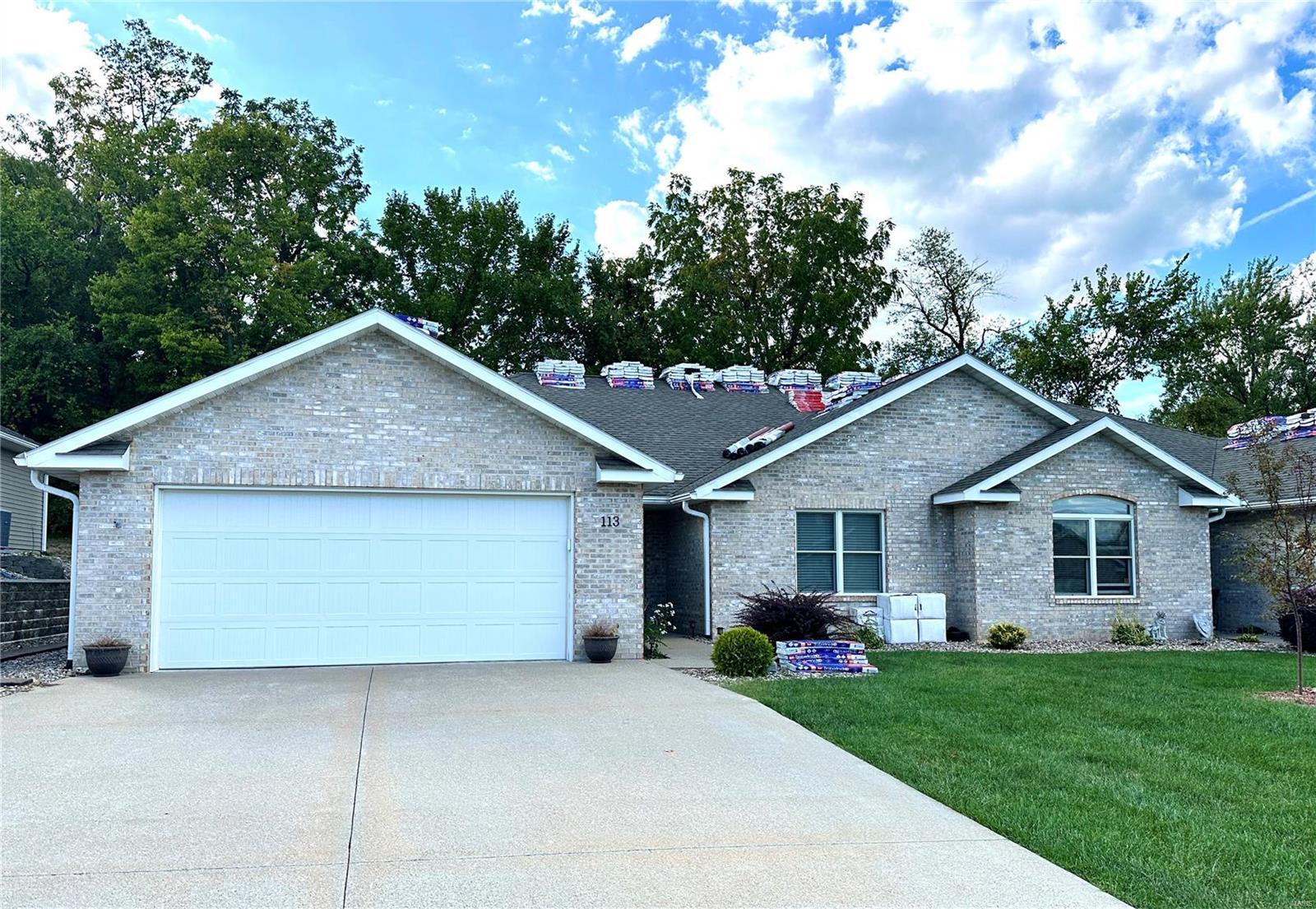113 W Ridge