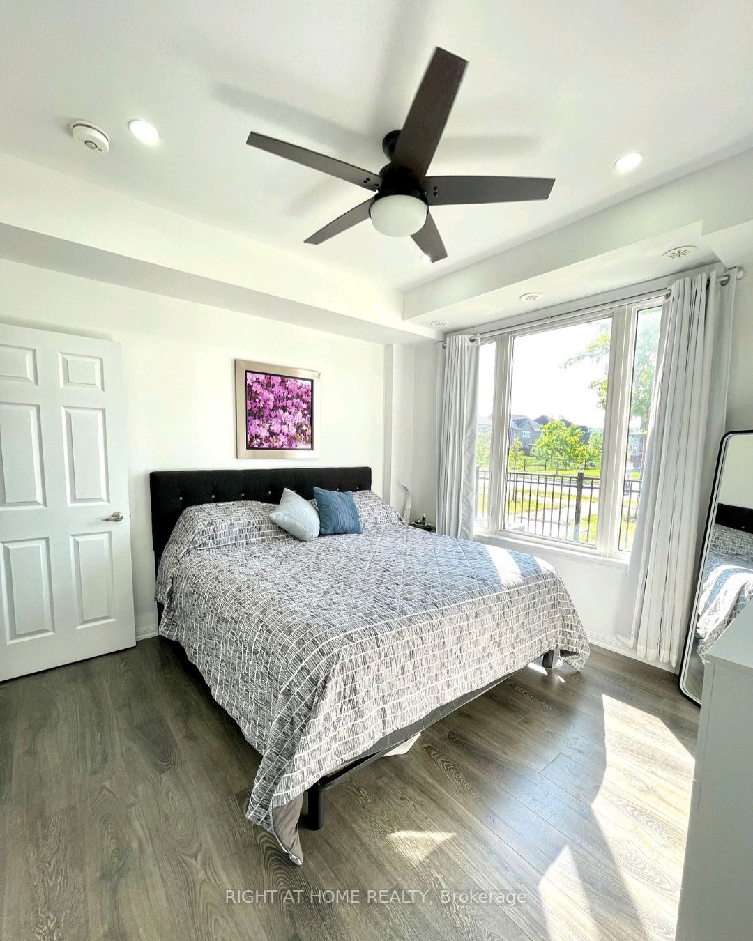 1 E Beckenrose Crt 2