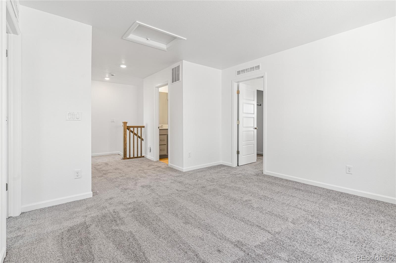 8848 Whiteclover Street