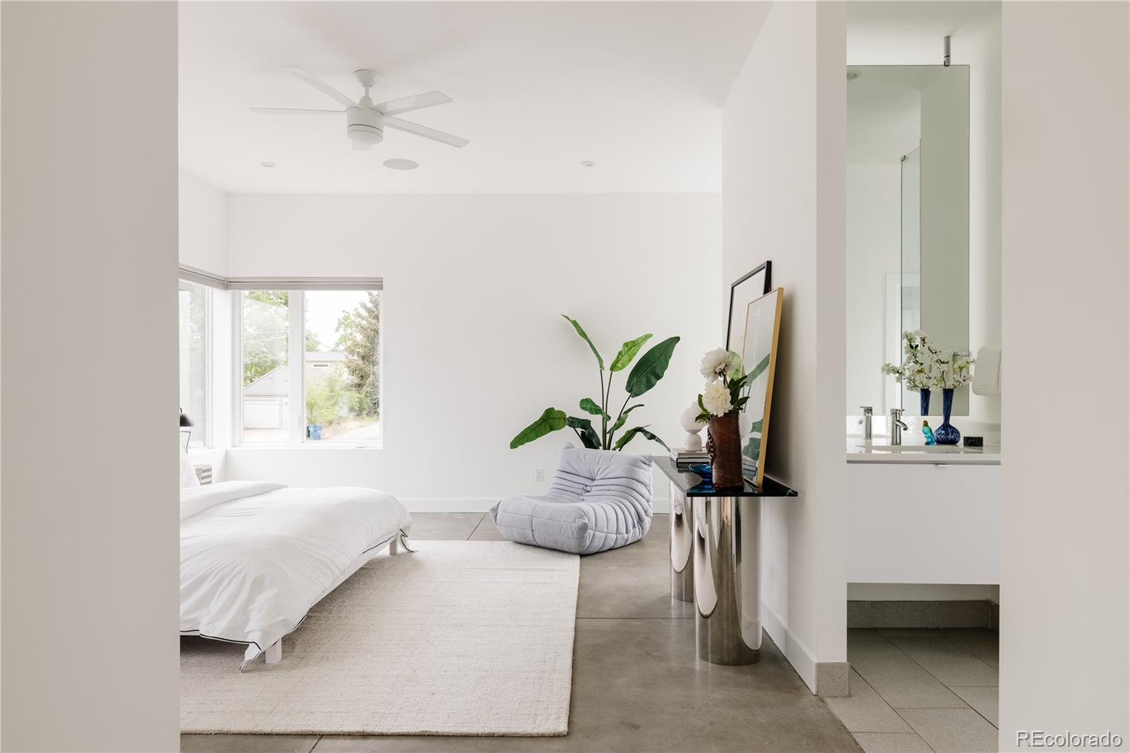 5916 S Sycamore Street