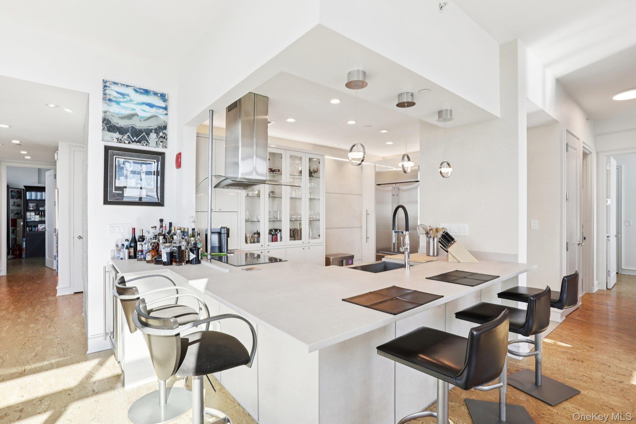 175 Huguenot Street PH-302