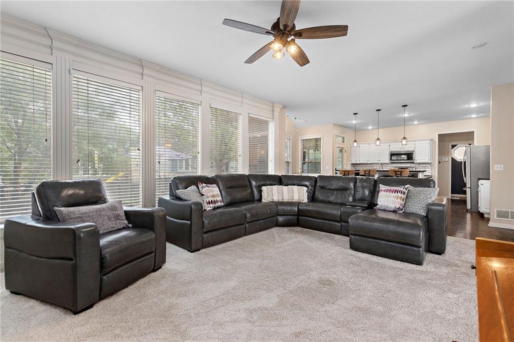 9407 W 124th Terrace