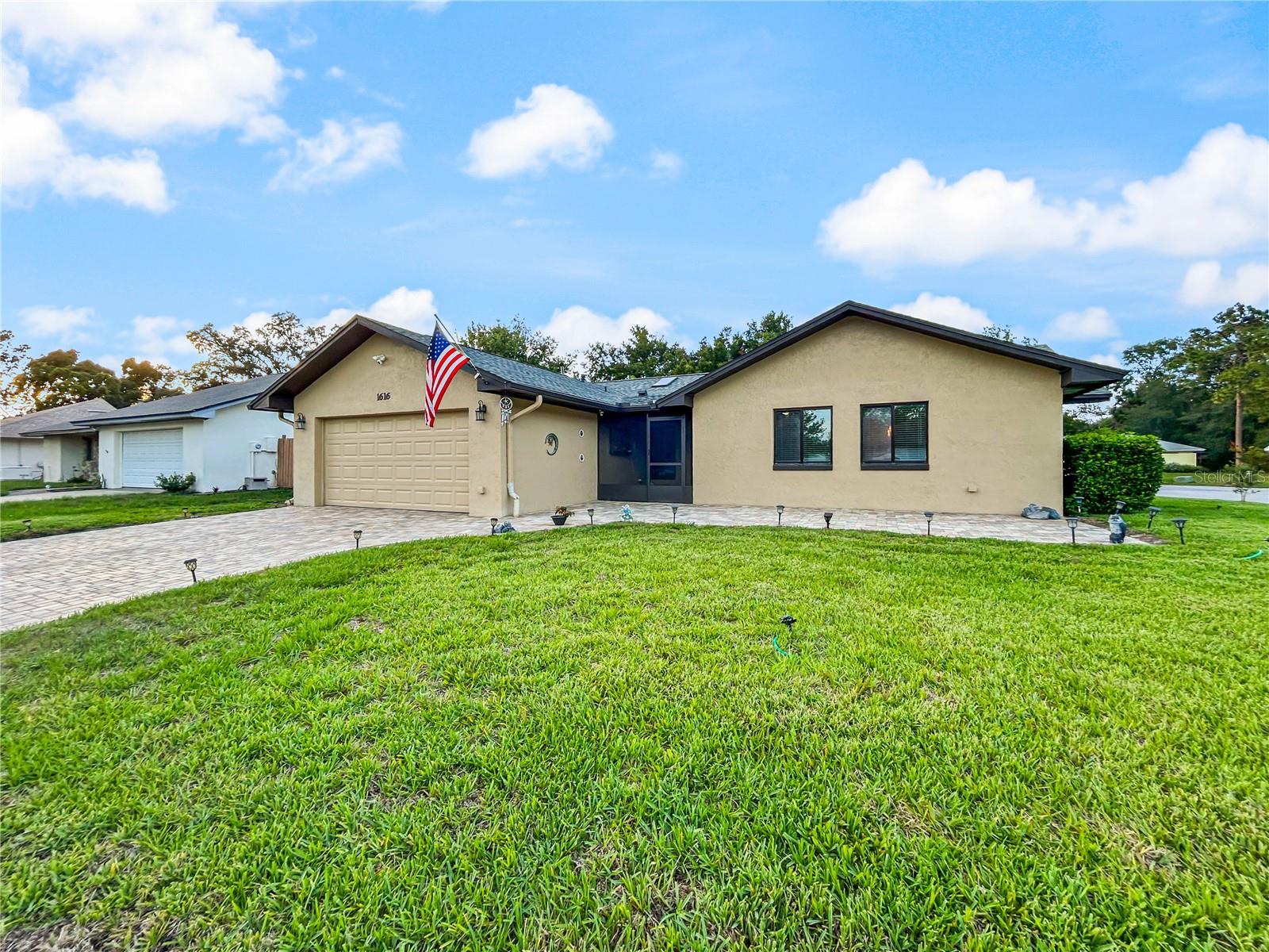 1616 E Sandpiper Trail