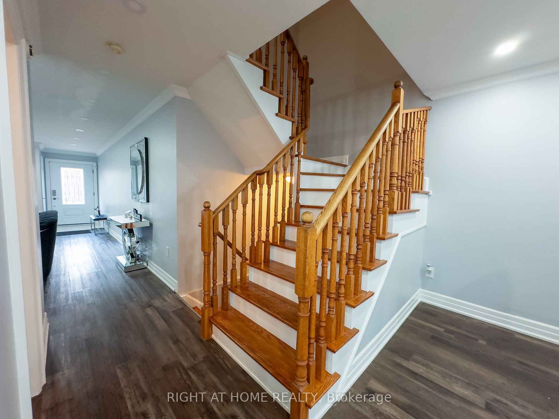30 Pauline Cres 6