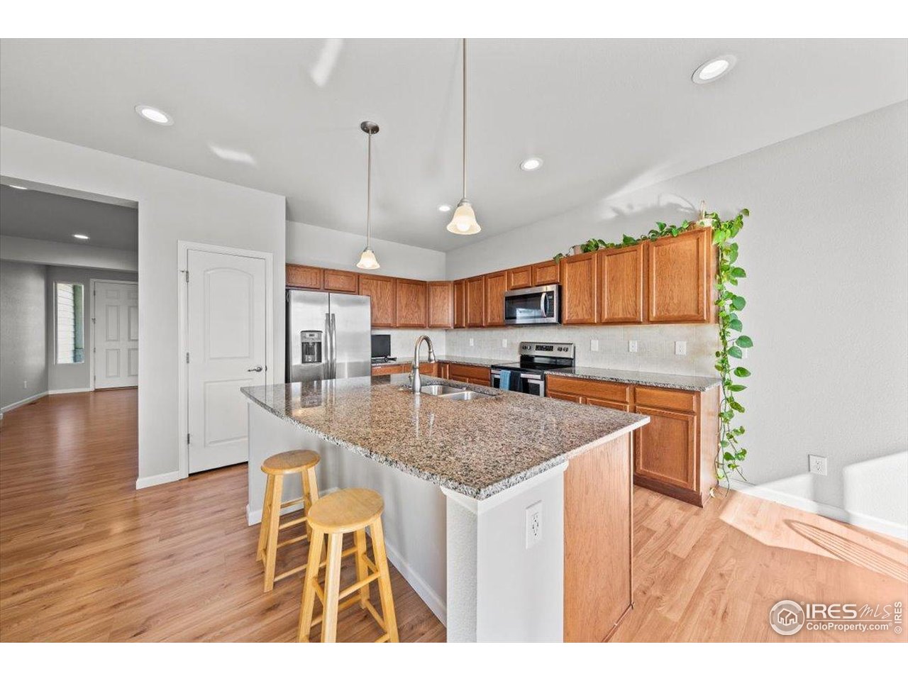 513 Grand Market Ave