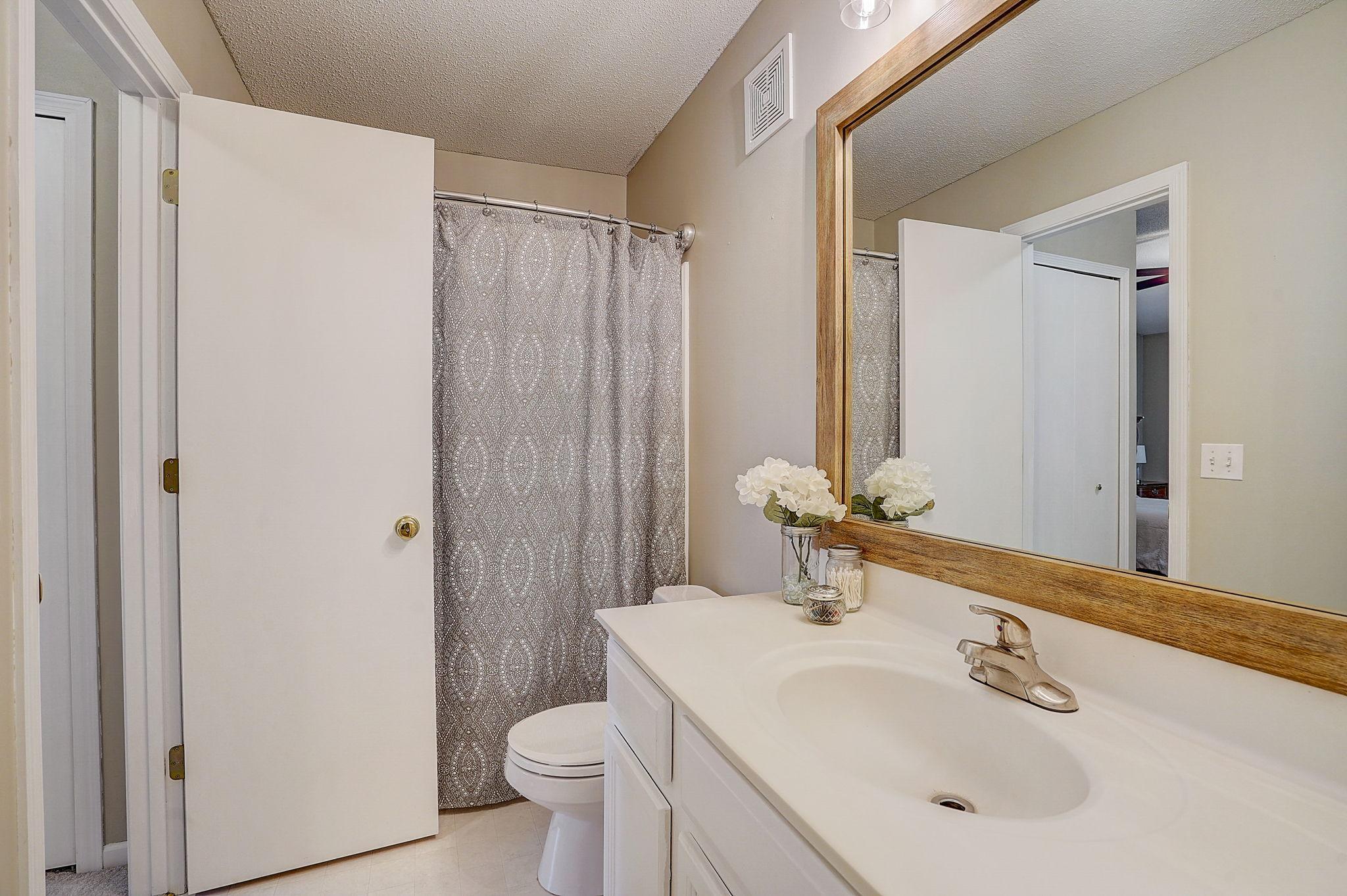 7162 Quarry Avenue NE