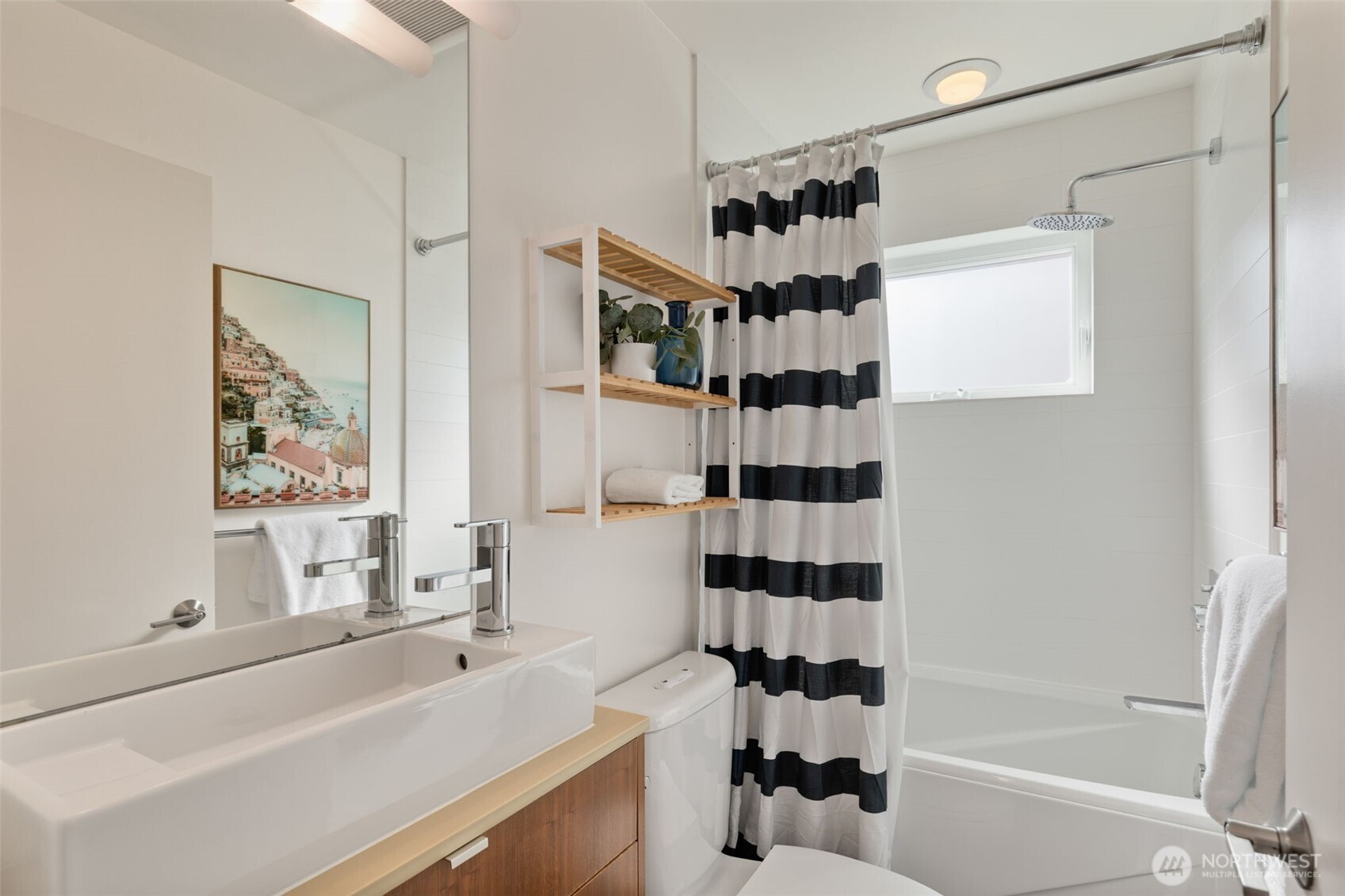 1529 Grandview Place E