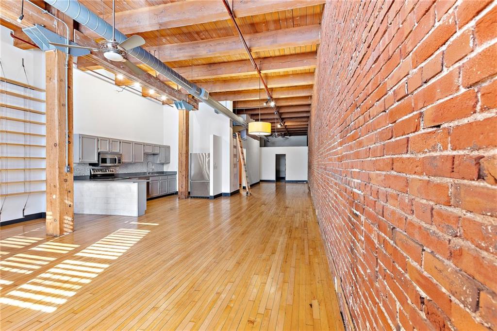 306 W 7th Street 101