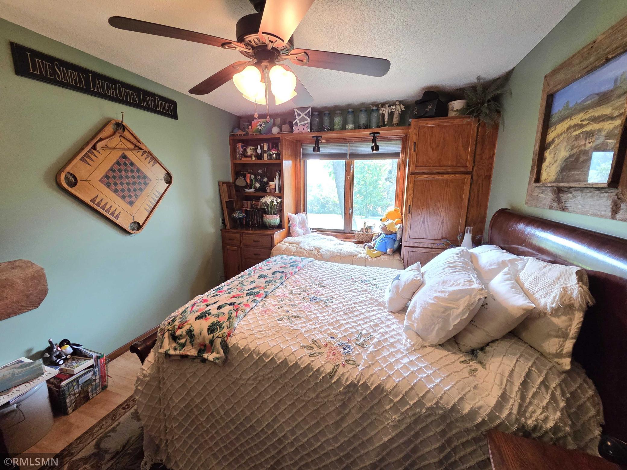 13060 Oakview Lane N